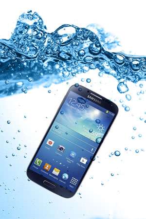 Galaxy S4 Active funciona até debaixo d'água - SAMSUNG/Divulgação