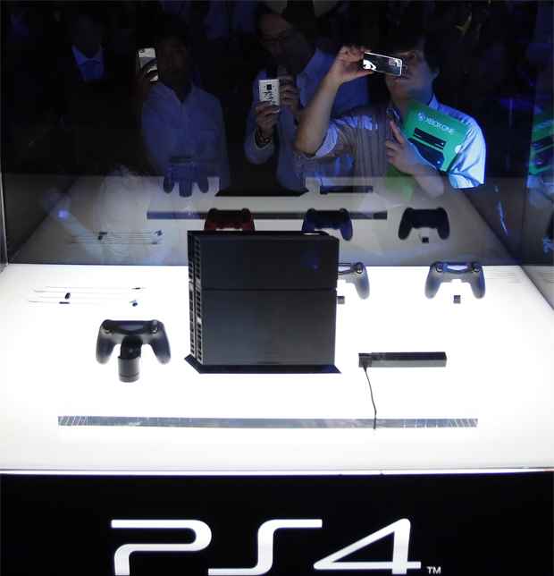 Com valor do PS4 no Brasil é possível ir até os EUA, comprar o console e ainda economizar - REUTERS/Yuya Shino 