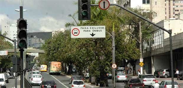 BHTrans anuncia mais 135 quilômetros de pistas exclusivas para ônibus com radares - Juarez Rodrigues/EM/D.A Press - 8/6/11