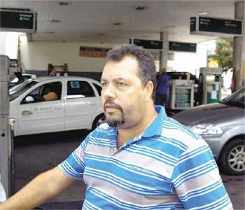 Perspectiva de reajuste de 5% no preço da gasolina faz ação da Petrobras subir - Renato Weil/EM/D.A Press