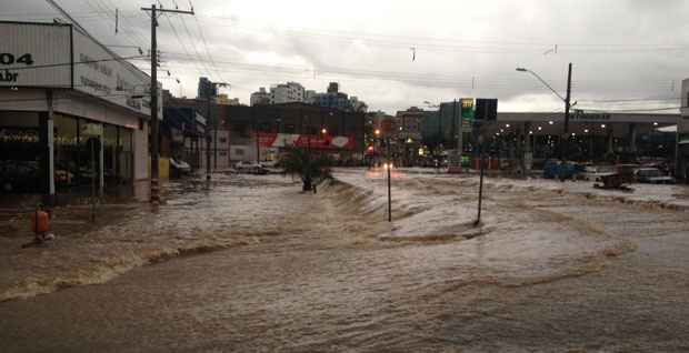 Nas últimas 12 horas, choveu o equivalente a 10 dias em BH e na região metropolitana - Felipe Duarte/Divulgação