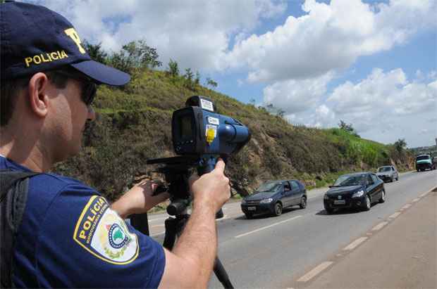 Dez novos radares entram em operação nas estradas federais de Minas - Paulo Filgueiras/EM/D.A Press