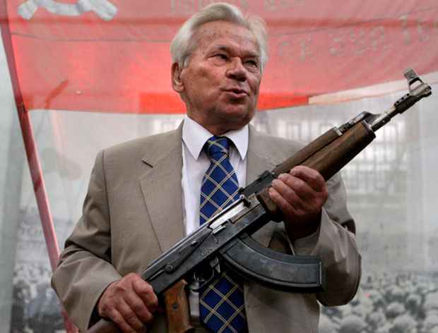 Carta revela arrependimento de Kalashnikov por morte de milhoes de pessoas pelo AK-47 - DIMA KOROTAYEV