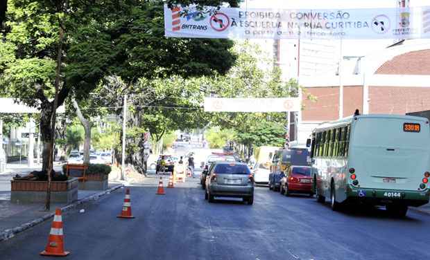 Começa valer proibição de conversão da Av. Augusto de Lima para Rua Curitiba - Ramon Lisboa/EM DA Press
