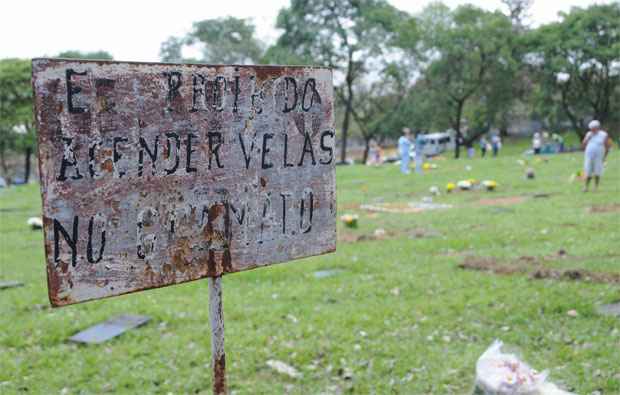 Cemitério da Paz, no Bairro Caiçara, será revitalizado - 02/11/2011. Credito: Paulo Filgueiras/EM/D.A Press