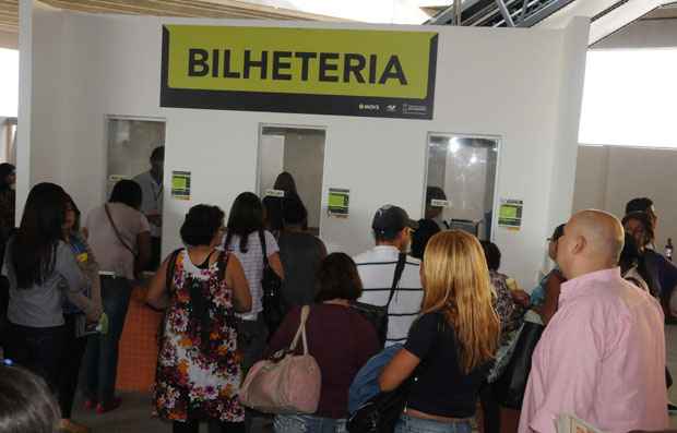 Manhã é marcada por lotação nas bilheterias na Estação BRT Pampulha - Paulo Filgueiras/EM DA Press