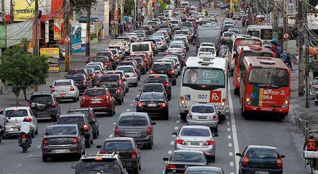 Recife lidera índice de congestionamento em pesquisa da TomTom - Ricardo Fernandes/DP/D.A Press