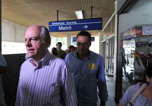 Pimenta anda de metrô e critica falta de responsabilidade do governo do PT - Leandro Couri/EM/D.A Press
