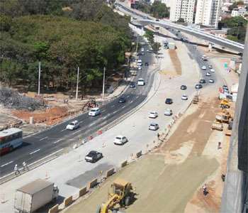 Av. Pedro I tem trânsito lento no segundo dia de liberação parcial - Paulo Filgueiras/EM/DA Press