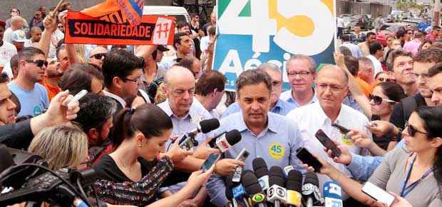 Aécio diz ser a favor de mandato de cinco anos sem reeleição - Orlando Brito/Coligação Muda Brasil