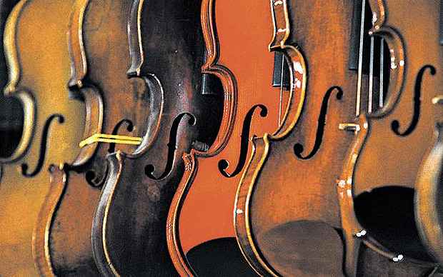 Pesquisador adapta método da biologia para entender como o violino se modificou - Alessandro Bianchi/Reuters