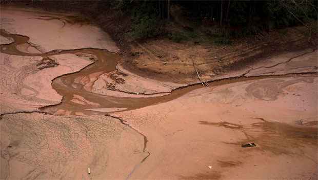 Geólogos estudam meio de usar Aquífero Guarani para aliviar crise do Cantareira - STRINGER/BRAZIL