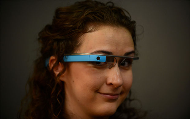 Estudo alerta: 'Google Glass' pode obstruir a visão periférica - AFP PHOTO/Frederic J. BROWN 