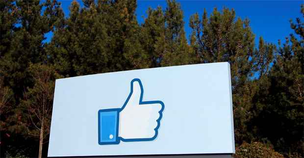 Facebook prepara versão  que deve concorrer com o Google Drive e o LinkedIn - AFP PHOTO / Karen BLEIER 