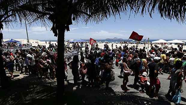 Dia da Consciência Negra tem protestos no Rio - Marcelo Sayão/EFE