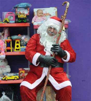 Papai Noel do Restaurante Popular pede doações para festa de Natal - Beto Novaes/EM/DA Press - 10/12/2013