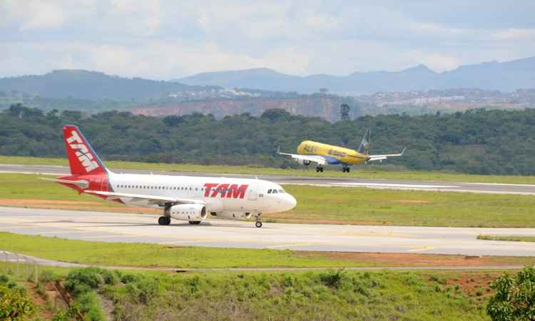 Confins terá voo sem aparelhos até março e fim de ano deve ser complicado - Beto Novaes/EM/D.A Press