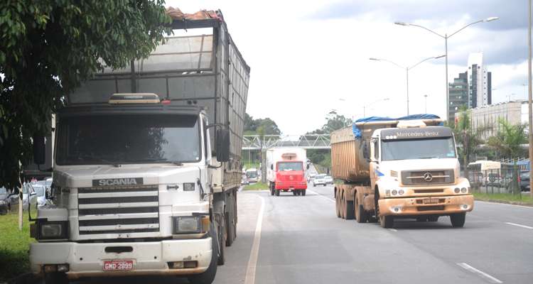 Contorno Norte deve aumentar em 130% percursos com restrições a caminhões - Leandro Couri/EM/D.A.Press