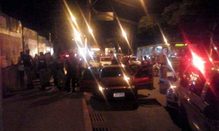 Assaltantes com bebê no carro trocam tiros com a PM em Contagem  - Polícia Militar/Divulgação
