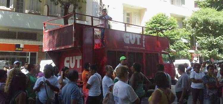 Em greve, agentes de saúde fazem "apitaço" no Centro de BH - Sindibel/Divulgação