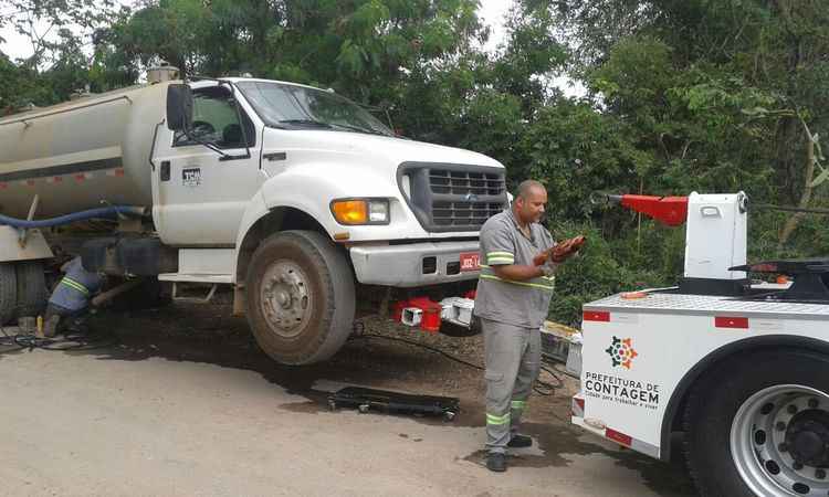 Dupla é presa suspeita de retirar água de nascente de forma irregular em Contagem - Guarda Municipal de Meio Ambiente/Divulgação