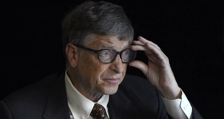 Bill Gates ainda é o homem mais rico do mundo, segundo a Forbes - AFP PHOTO / TOBIAS SCHWARZ 