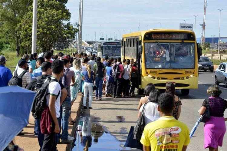 Brasilienses enfrentam falta de ônibus durante o final de semana -  Gustavo Moreno/CB/D.A Press