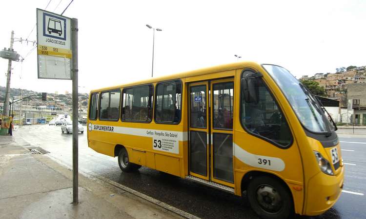 Comissão pede suspensão de proposta de licitação de ônibus suplementares em BH - Euler Junior/EM/D A Press