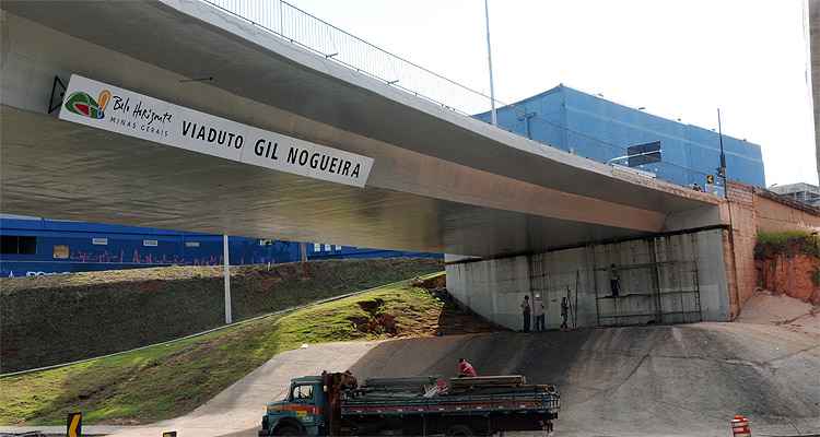 MP pede esclarecimento sobre desnível em viaduto da Avenida Portugal - Paulo Filgueiras/EM/D.A Press