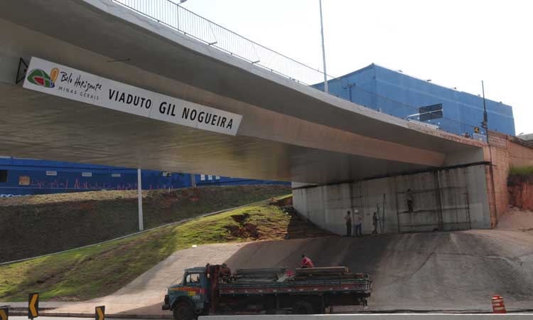 MP pede que  Conselho Regional de Engenharia avalie viaduto que apresentou desnível - PAULO FILGUEIRAS/EM/D.A PRESS