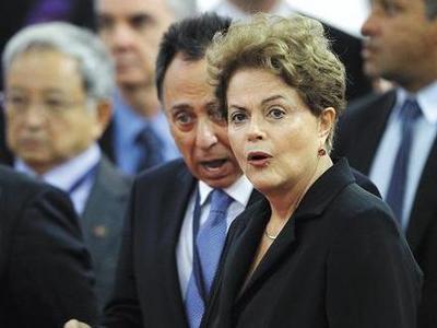 Baixos índices de popularidade de Dilma na classe C acendem alerta no Planalto - CLAYTON DE SOUZA/ESTADÃO CONTEÚDO - 10/3/15