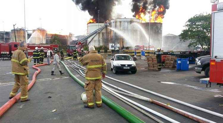 Governo de SP cria gabinete de crise para acompanhar incêndio em Santos - Divulgação/Bombeiros da PMESP
