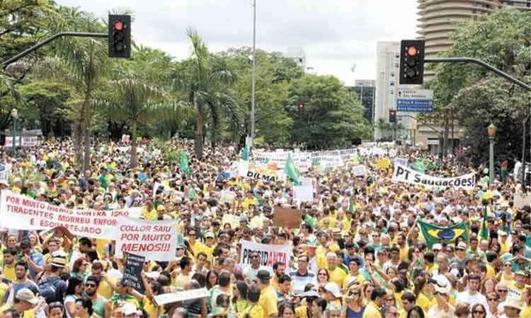 Protesto contra Dilma em BH terá passeata da Praça da Liberdade até a Praça da Estação - Sidney Lopes/EM/D.A Press