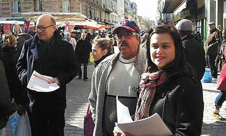 Mineira é 'vereadora' na França sem mordomia - Facebook/internet