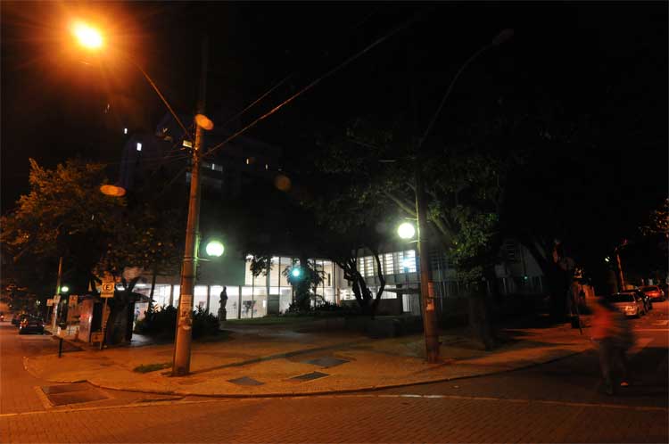 Alunos da Escola de Arquitetura da UFMG são alvo de arrastão - Marcos Vieira/EM/D.A Press