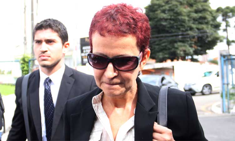 Com prisão revogada, cunhada de Vaccari deixa sede da PF no PR - FELIX R. /FUTURA PRESS/FUTURA PRESS/ESTADAO CONTEUDO 