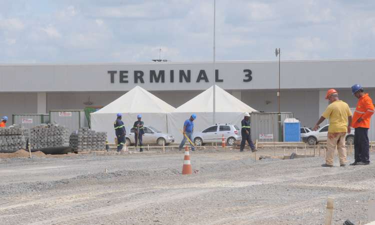 Obras da pista do Aeroporto de Confins serão retomadas e concluídas em 90 dias, diz Cowan - Beto Novaes/EM/D.A Press