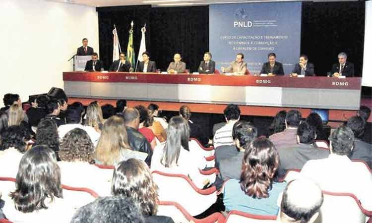Governo de Minas  vai controlar evolução patrimonial de servidores de estatais - Osvaldo Afonso/Imprensa MG