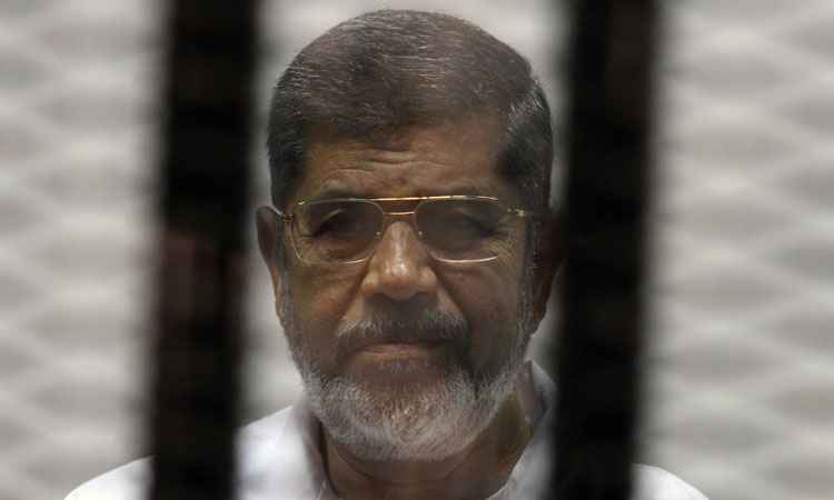 Ex-presidente do Egito Mohamed Mursi é condenado à morte