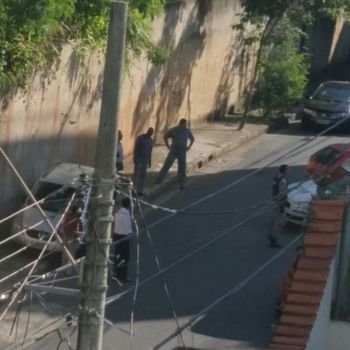 Assaltante leva carro de idosa, bate o veículo e sai correndo na Região Centro-Sul de BH - Divulgação