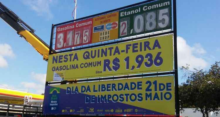 Dia sem imposto tem gasolina a R$ R$ 1,93 em BH; motoristas fazem fila  - Paulo Filgueiras/EM/D.A/Press