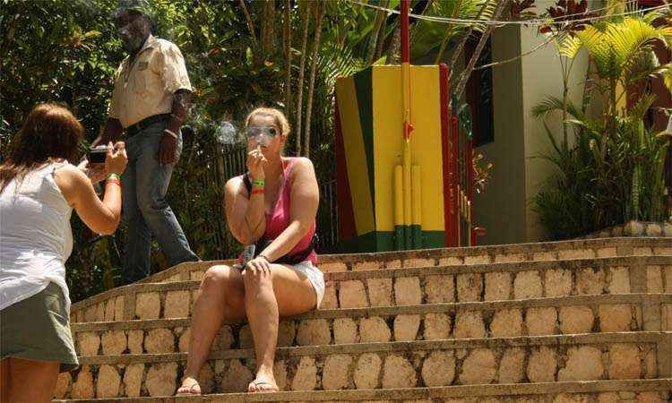 Consumo de maconha divide opiniões na Jamaica - Daniel Camargos/EM/DA Press