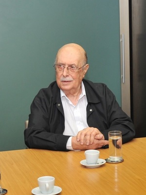  Corpo do jornalista e publicitário Édison Zenóbio é cremado em BH - Leandro Couri/EM/D.A.Press
