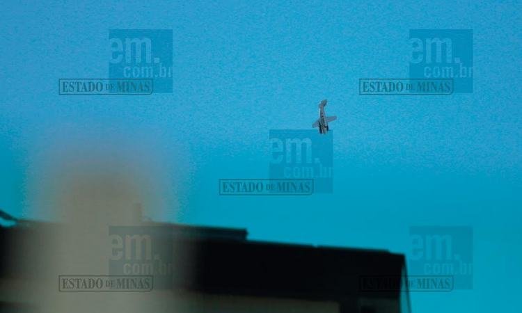 Câmeras de segurança serão analisadas para determinar causas de queda de avião em BH - Cássia Sodré/Divulgação