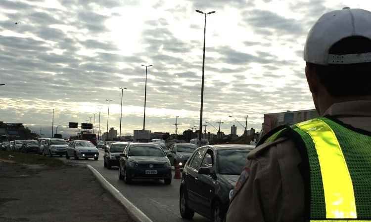 Polícia Militar faz operação no Anel Rodoviário pelo uso do cinto de segurança - Polícia Militar/Divulgação