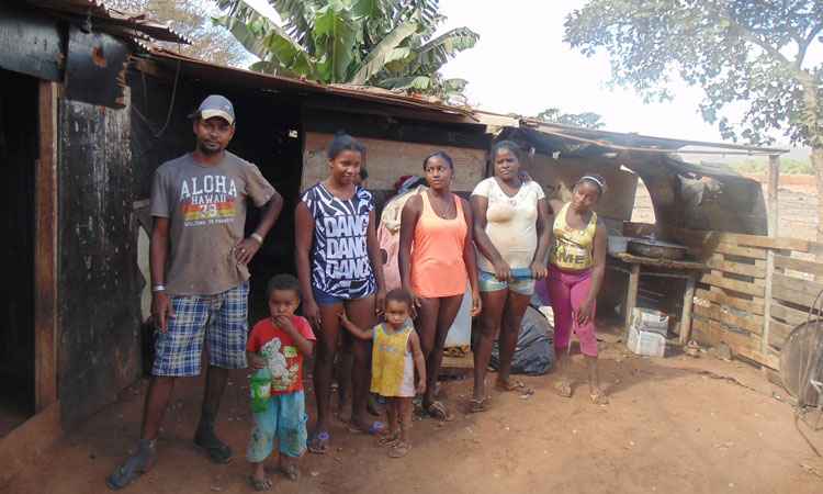 Políticas públicas  podem conter o crescimento de favelas no interior de Minas - LUIZ RIBEIRO/EM/D.A PRESS