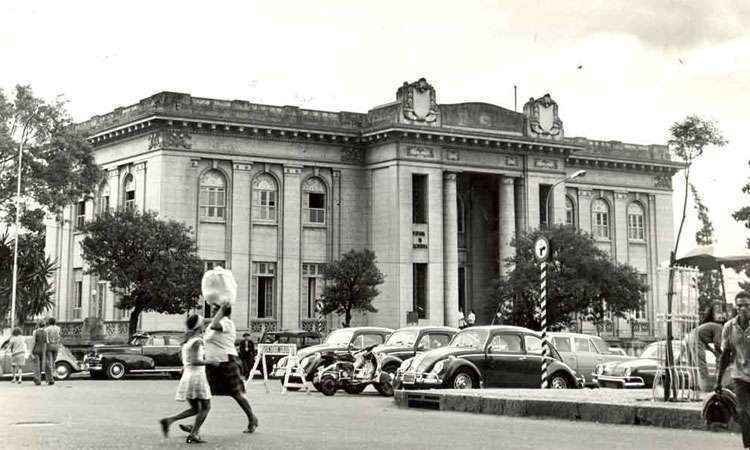 Prédio da Praça Rio Branco completa 90 anos; relembre sua história - Arquivo EM 24/4/70