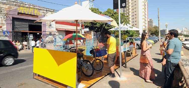 Varandas urbanas têm estruturas que utilizam materiais variados - Jair Amaral/EM/D.A Press