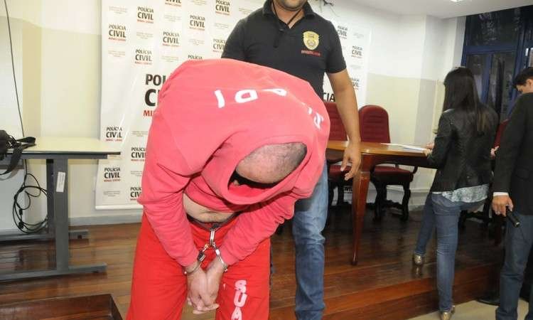 Homem mata amigo a facadas por ter sido chamado de homossexual - Paulo Figueiras/EM/D.A.Press