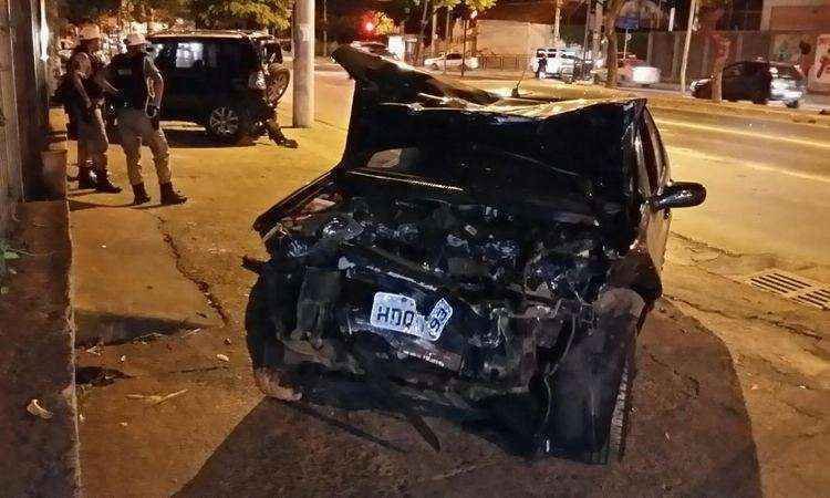 Motorista causa sequência de acidentes e congestiona Avenida Amazonas, em BH - Marcos Vieira/EM/DA Press